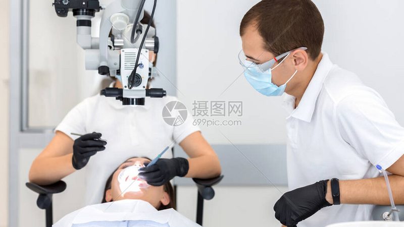 在进行牙科拍片检查前，患者需要注意以下几点：